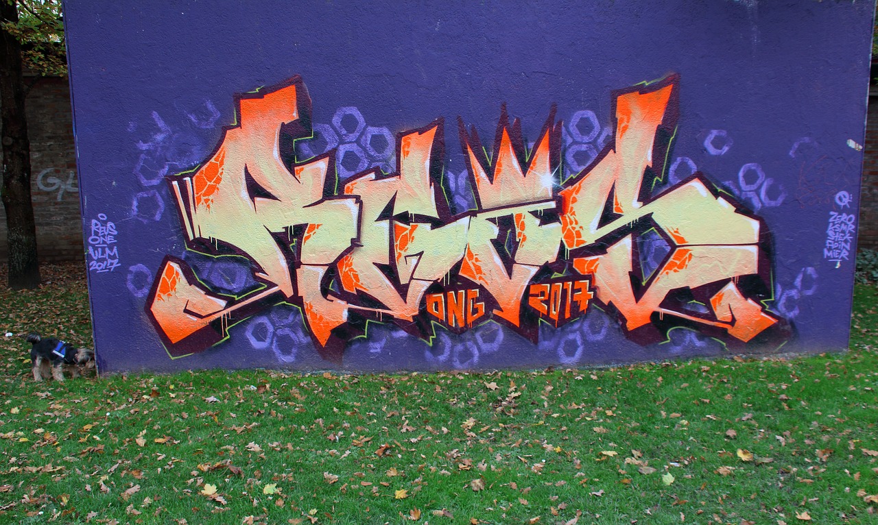 grafitti wall dog free photo