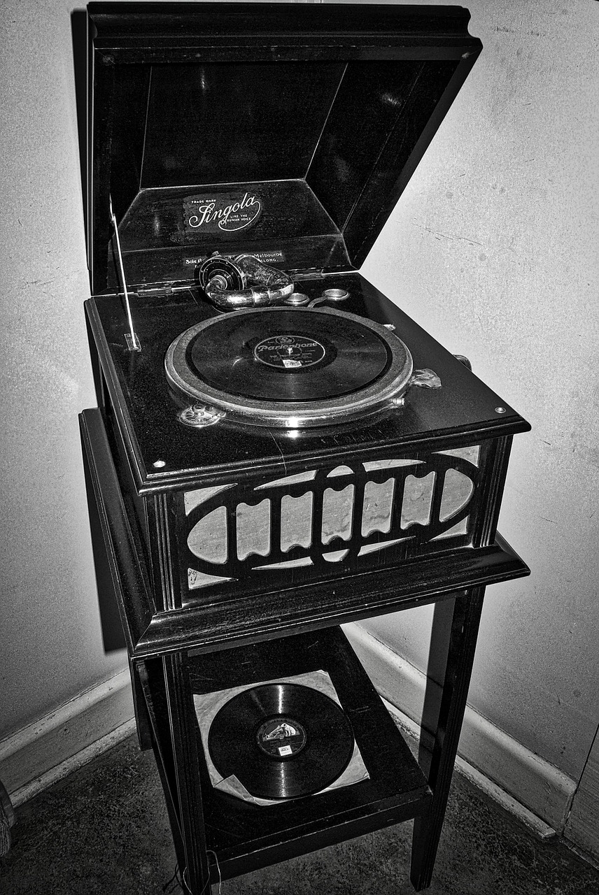 gramophone record player old free photo
