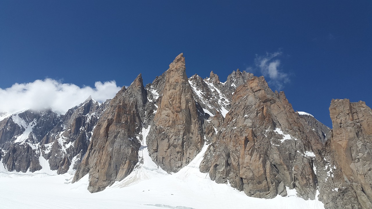 grand capucin devil's ridge mont blanc du tacul free photo