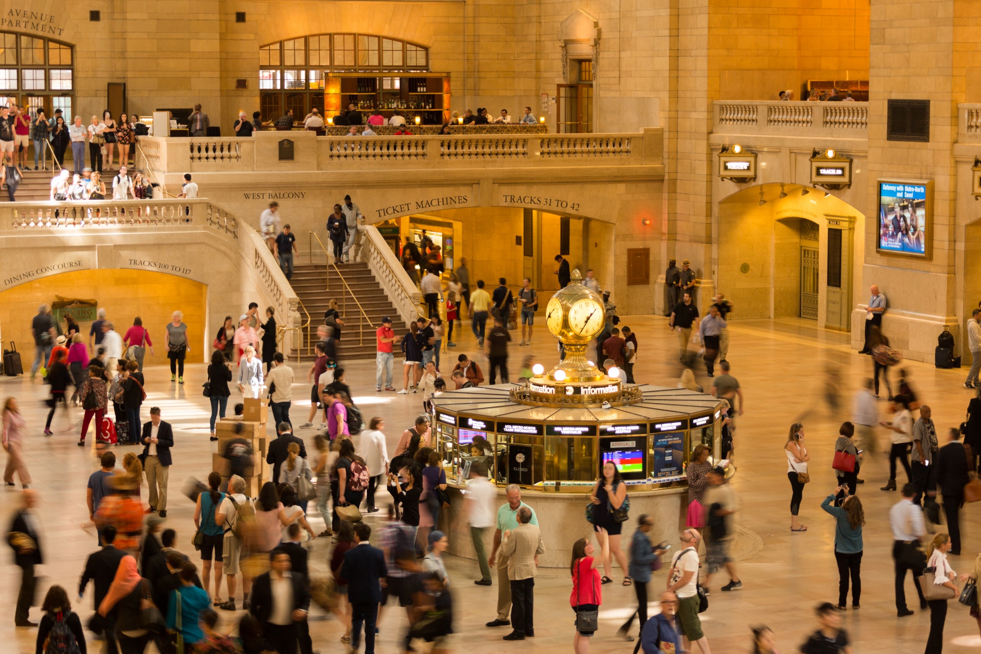 grand central terminal building busy free photo