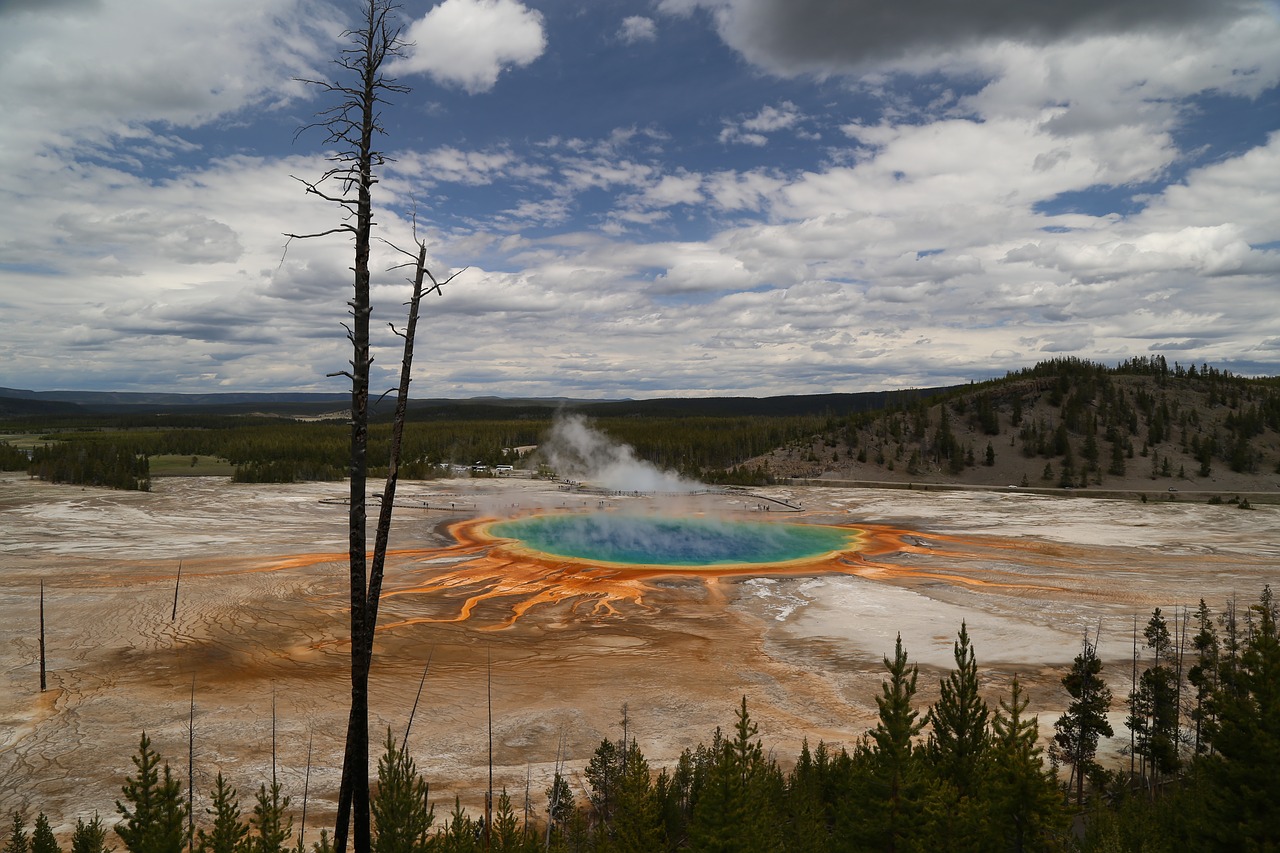 grand prismatic yellowstone national park the scenery free photo