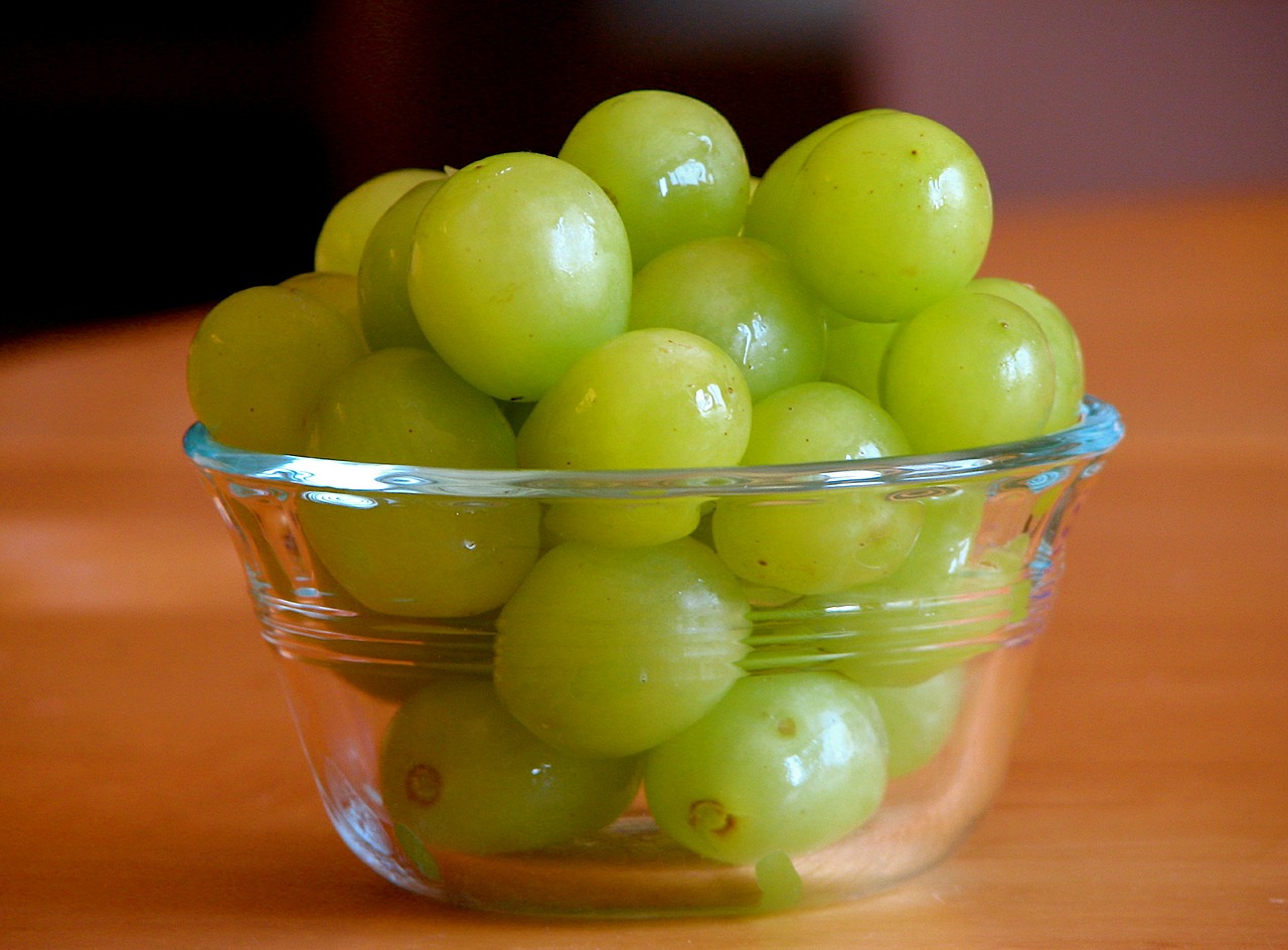 grapes green bowl free photo