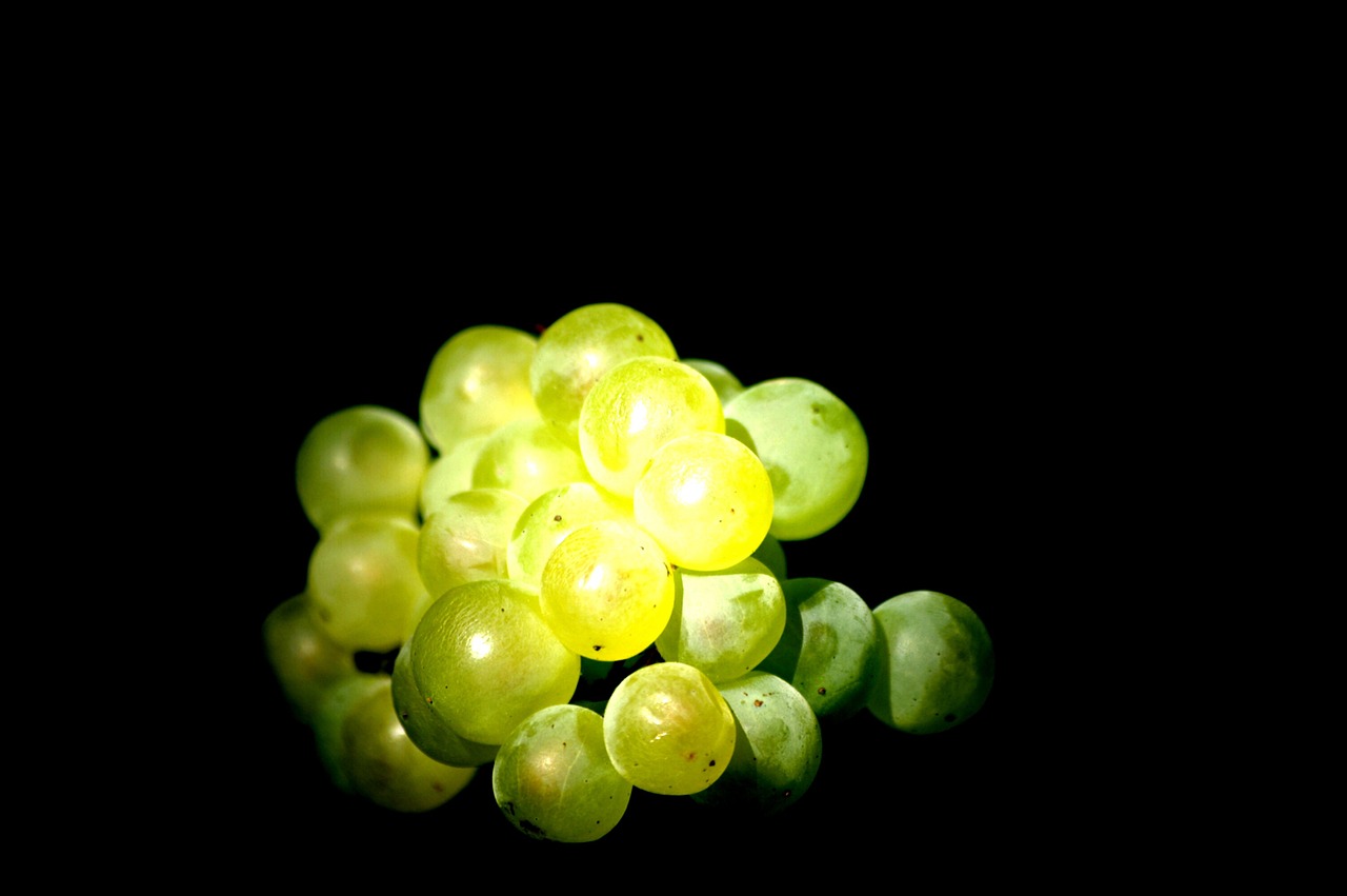 grapes green yellow free photo