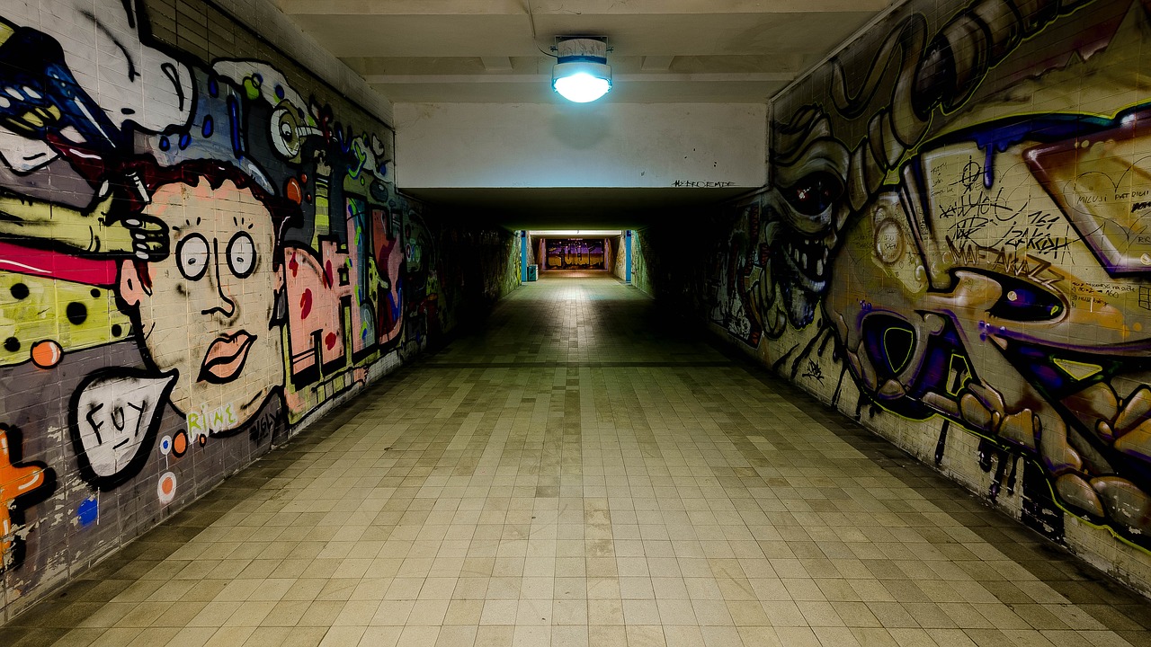 graphite station corridor free photo