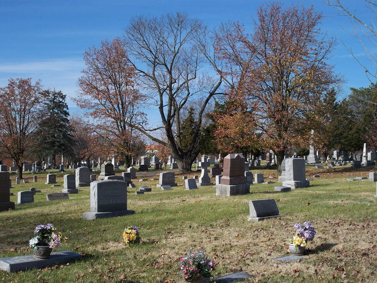 grave cemetery headstones free photo
