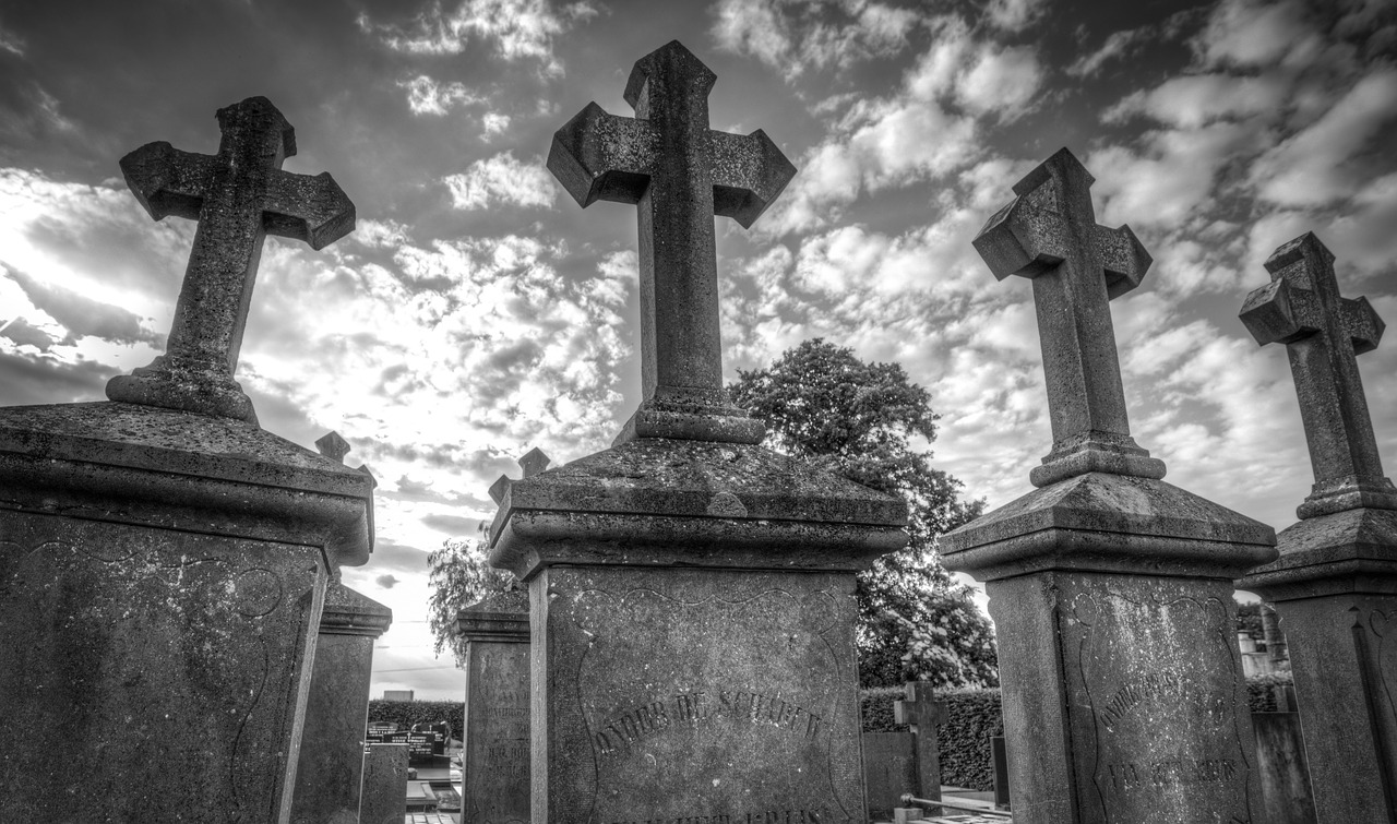 grave stones creepy free photo