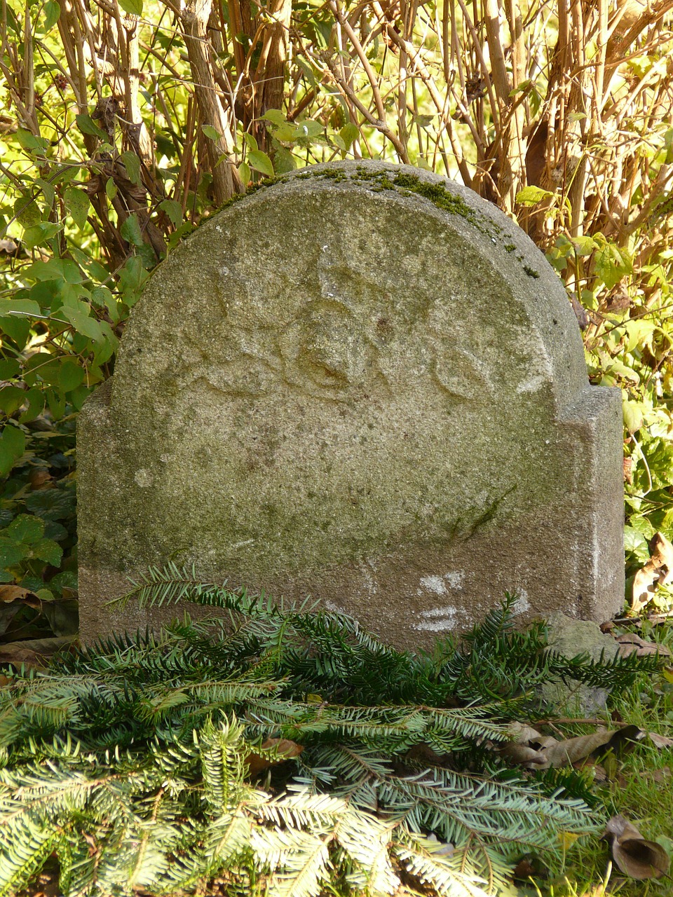 grave tombstone stone free photo