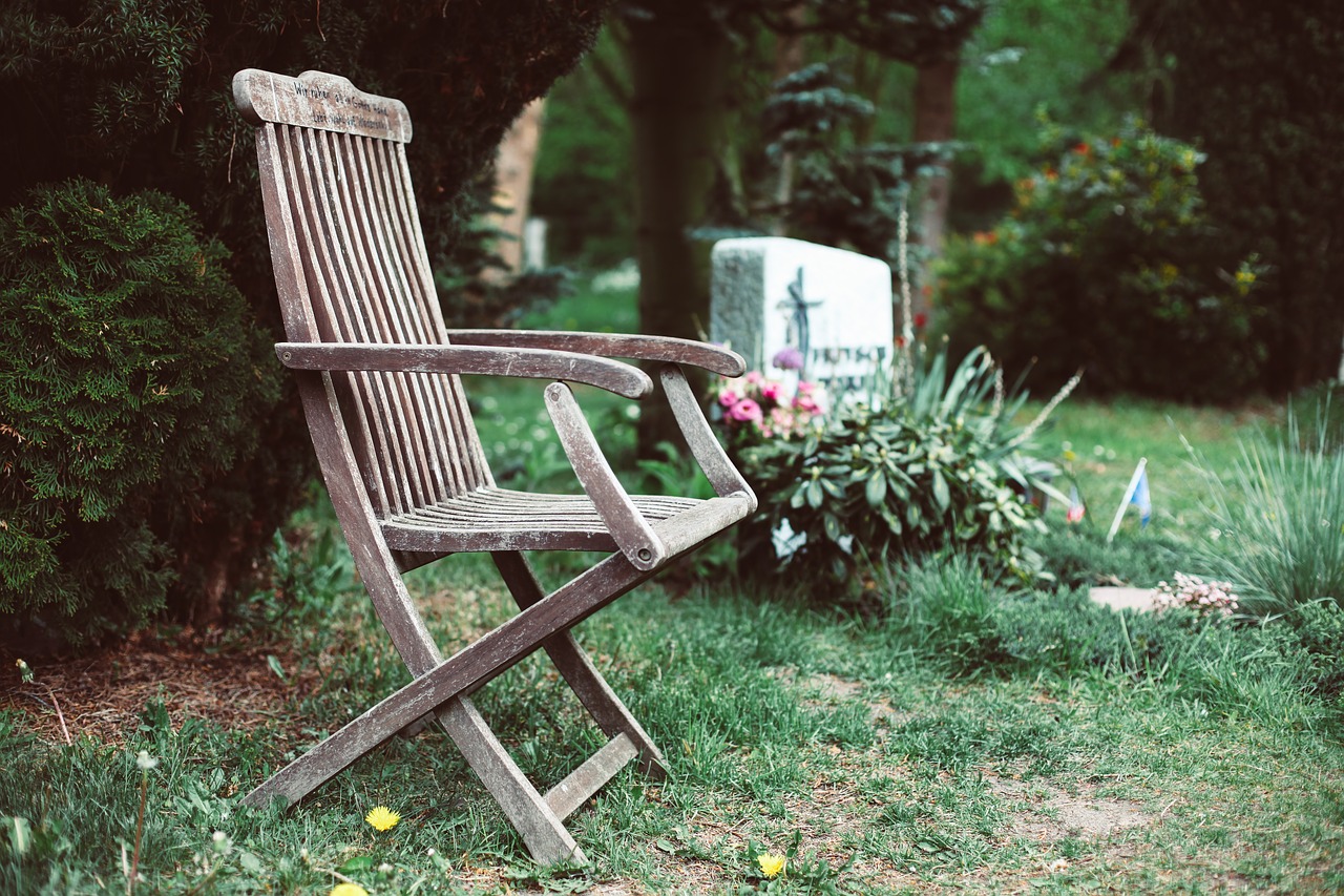 grave  chair  resting place free photo