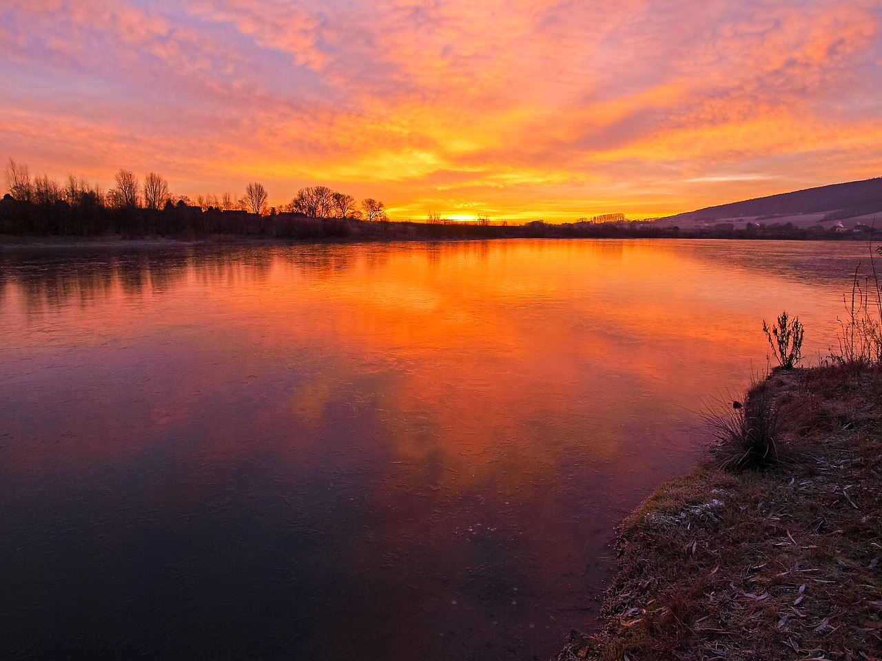 gravel pond pond water free photo