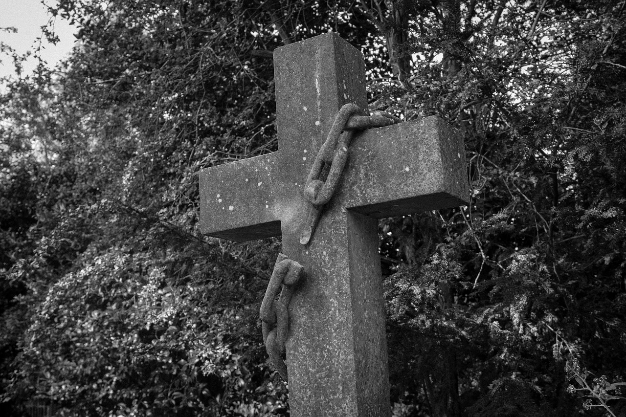 graves graveyard cemetery free photo