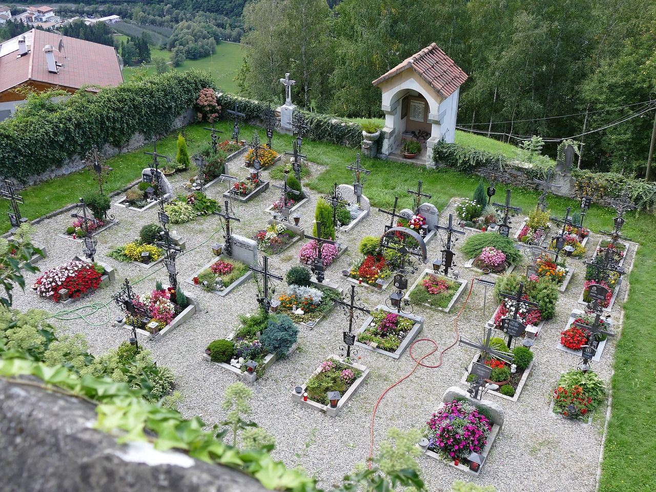 graves cemetery old cemetery free photo