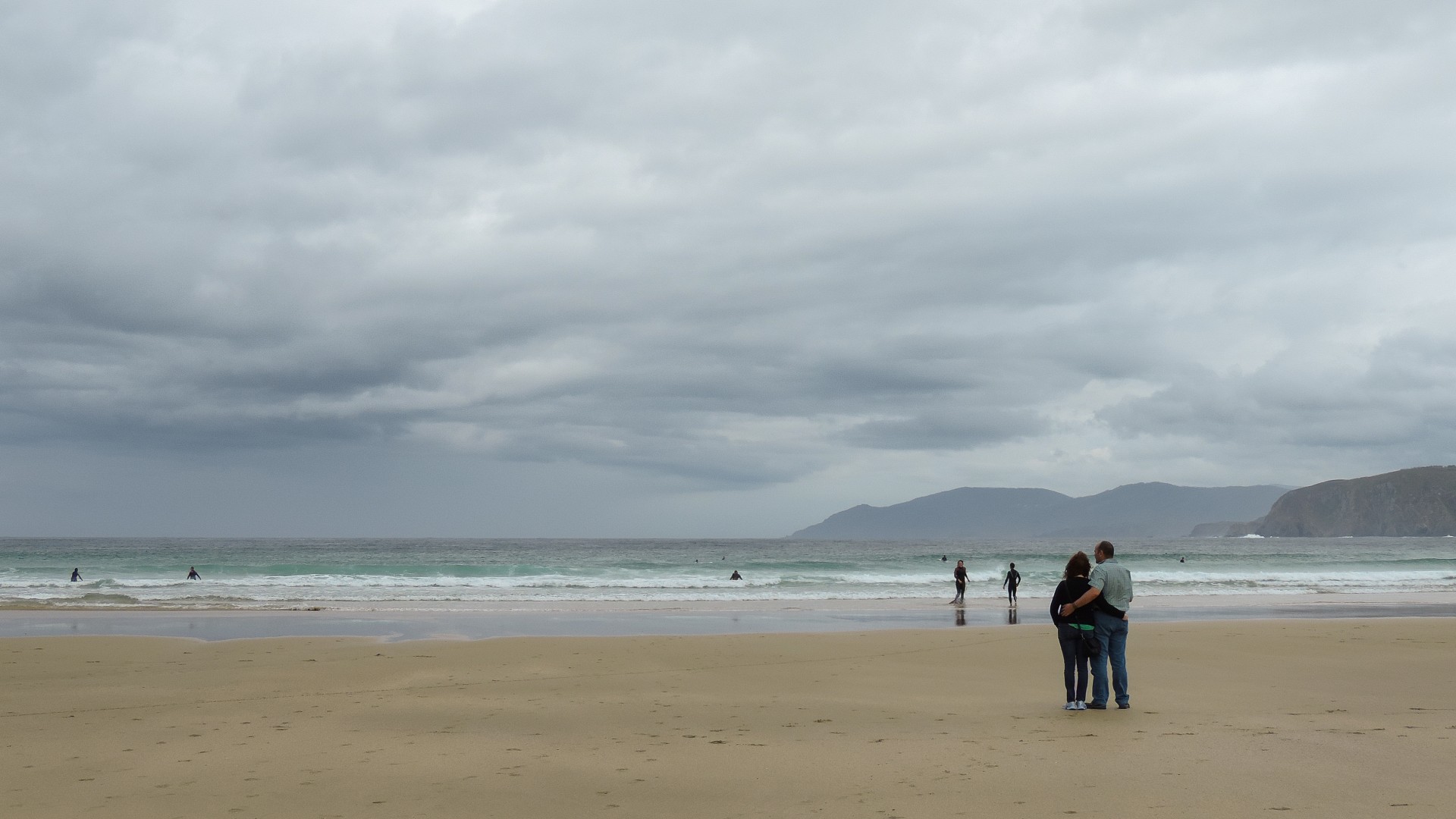 gray day beach free photo