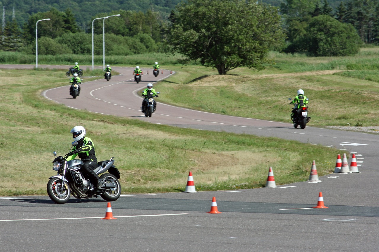 motocycle great holm risk education free photo