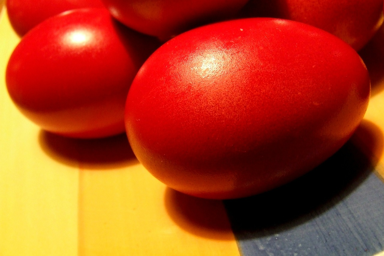 greek easter eggs red free photo