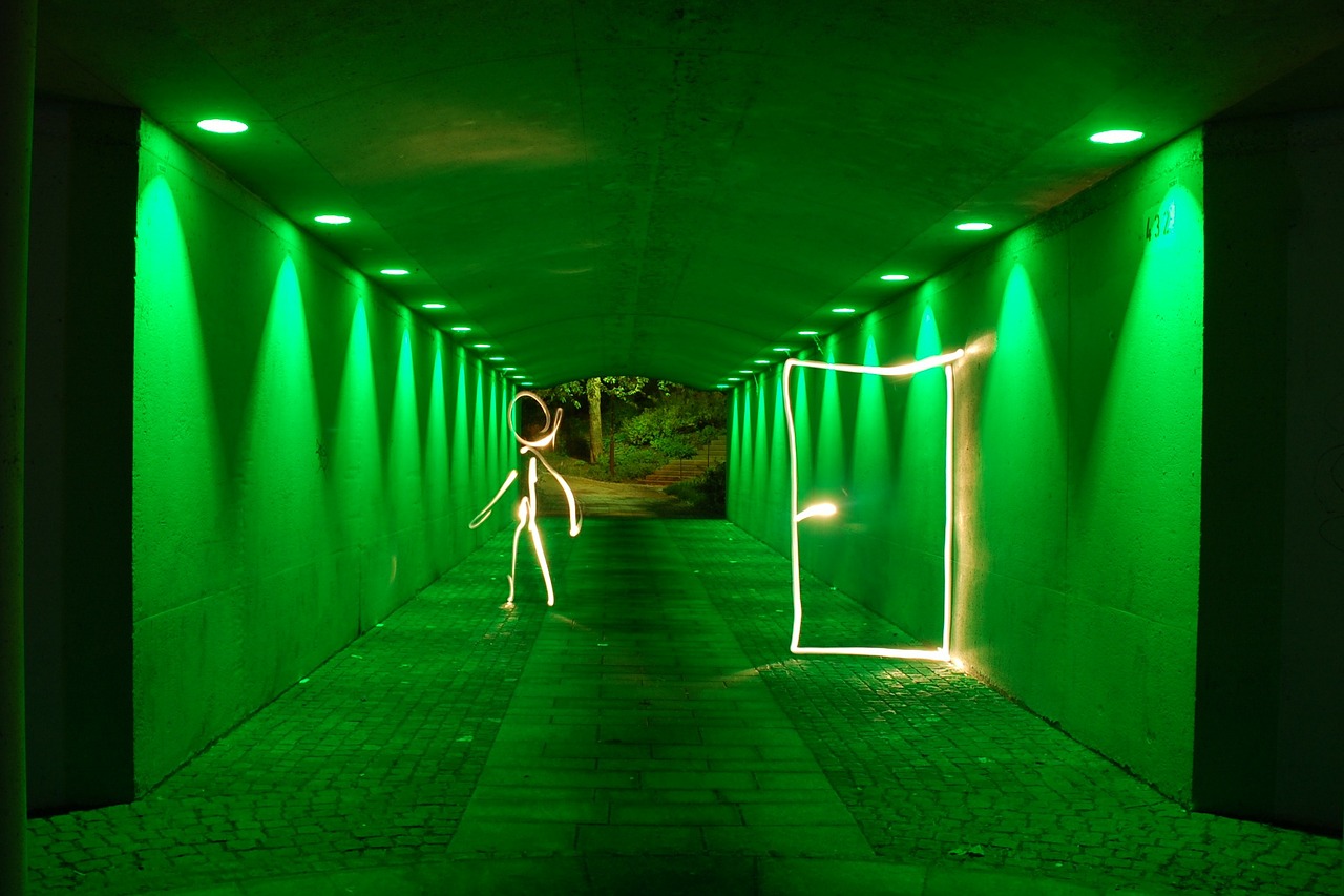 green flashlight output free photo