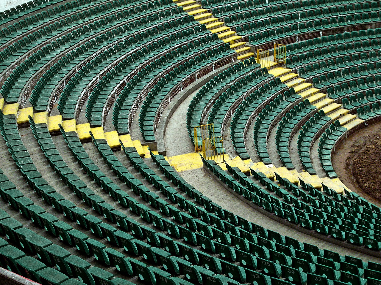 green stadium seating free photo