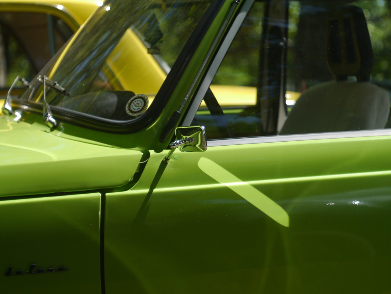 green wartburg car free photo