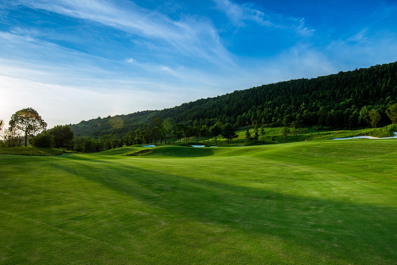 green golf blue sky free photo