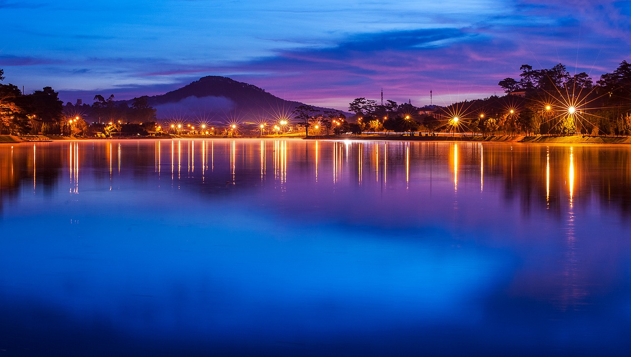 green light yellow lake free photo