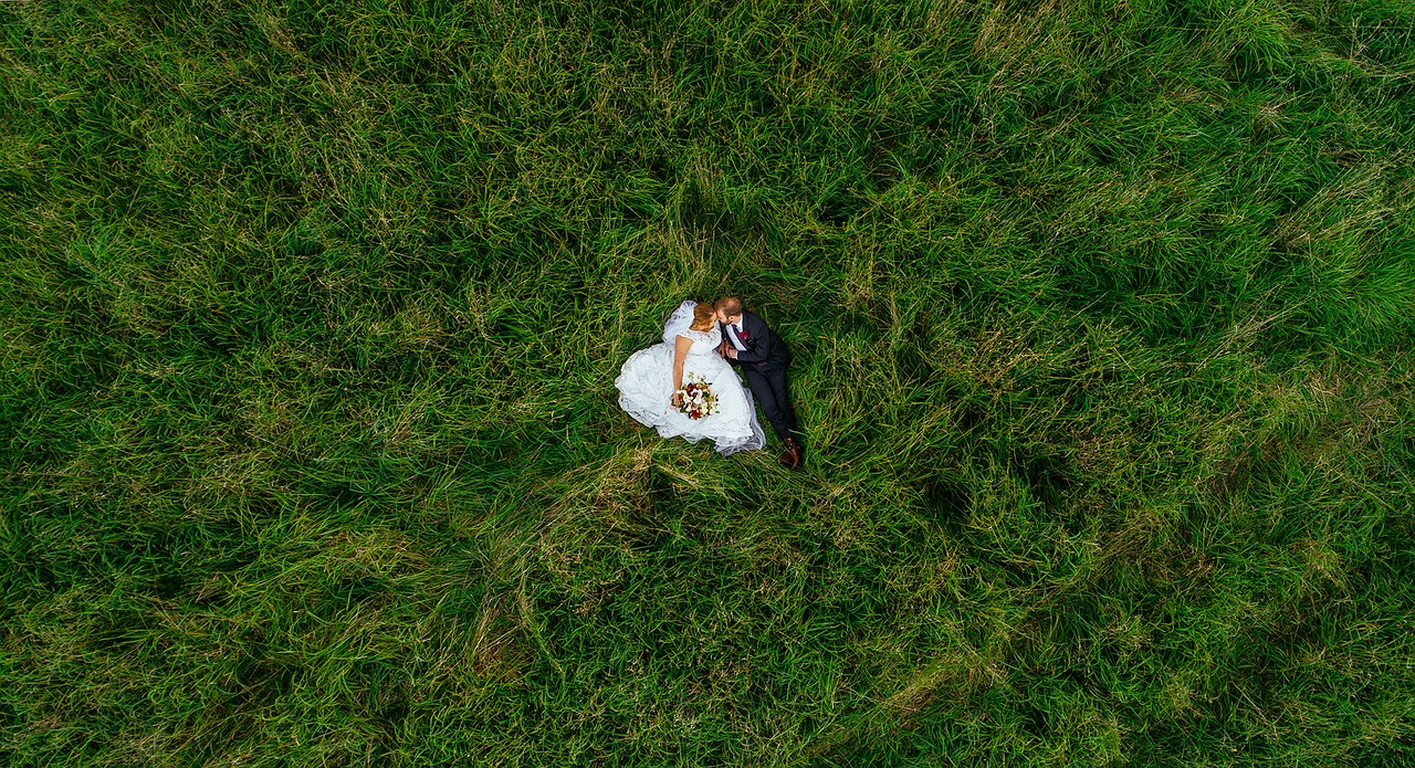 green couples woman free photo