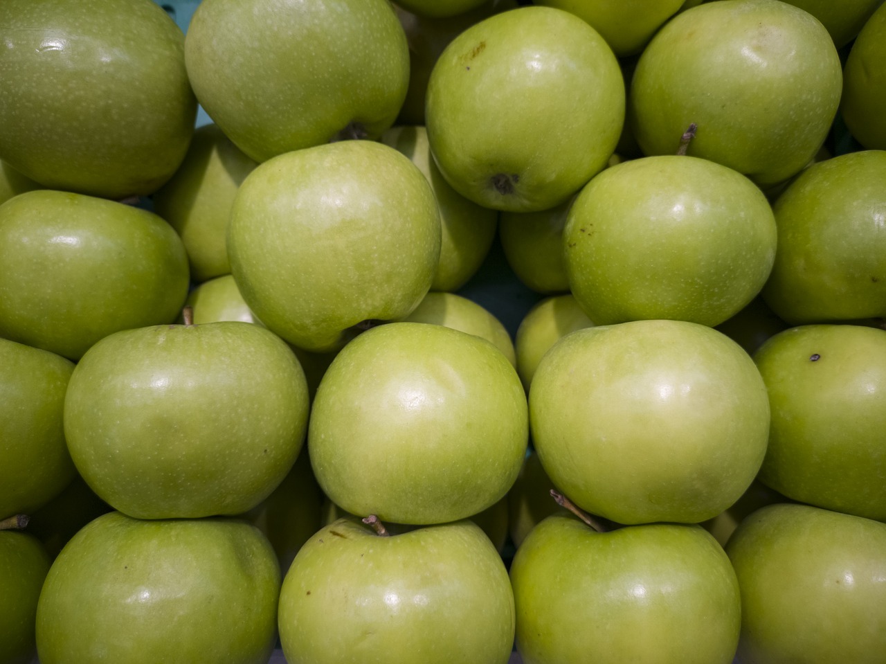 green  apple  vitamin free photo