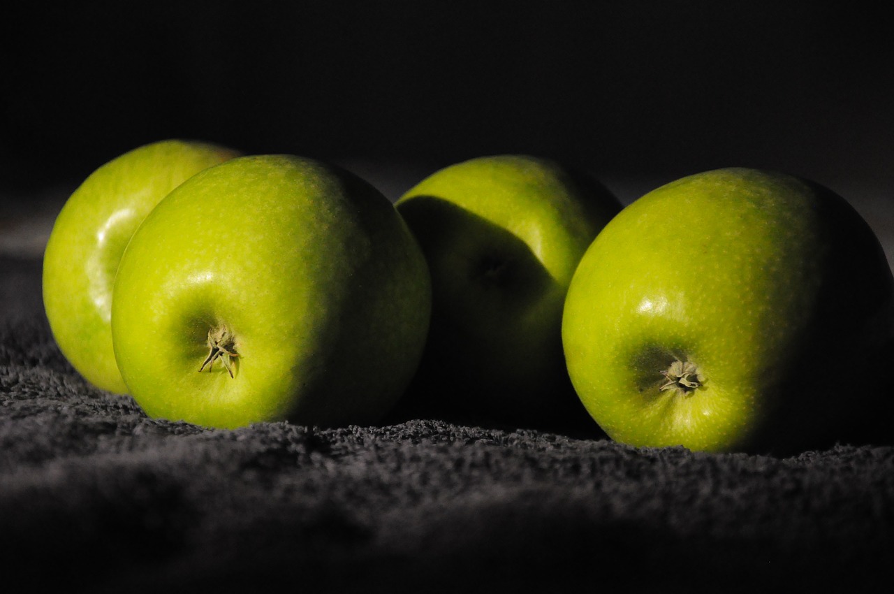 green apples chiaroscuro still life free photo