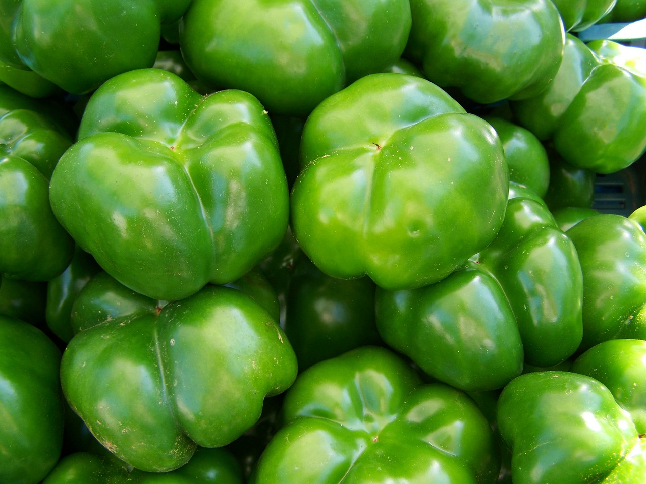 green pepper vegetables food free photo