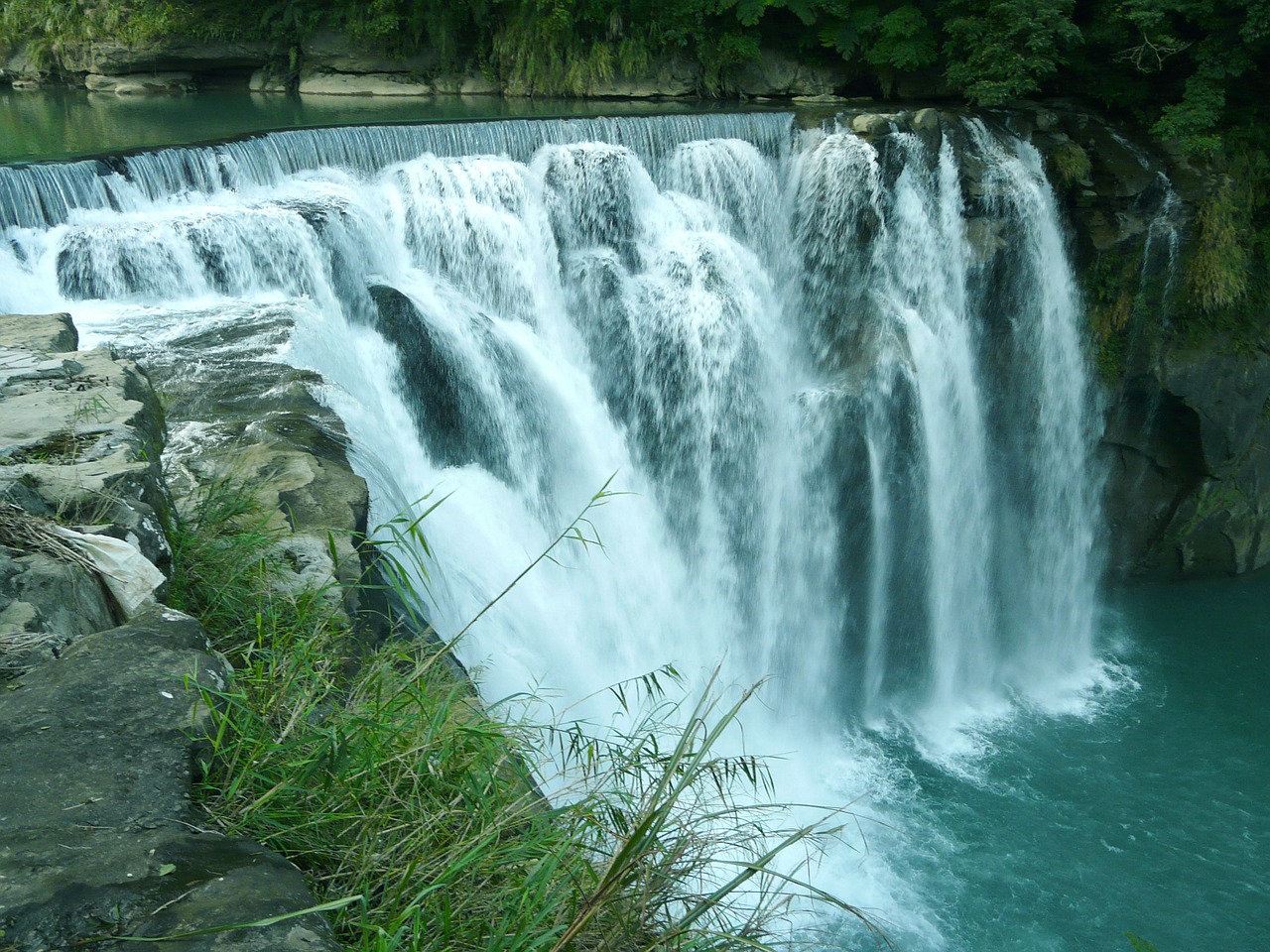greenery waterfall shifen waterfall free photo