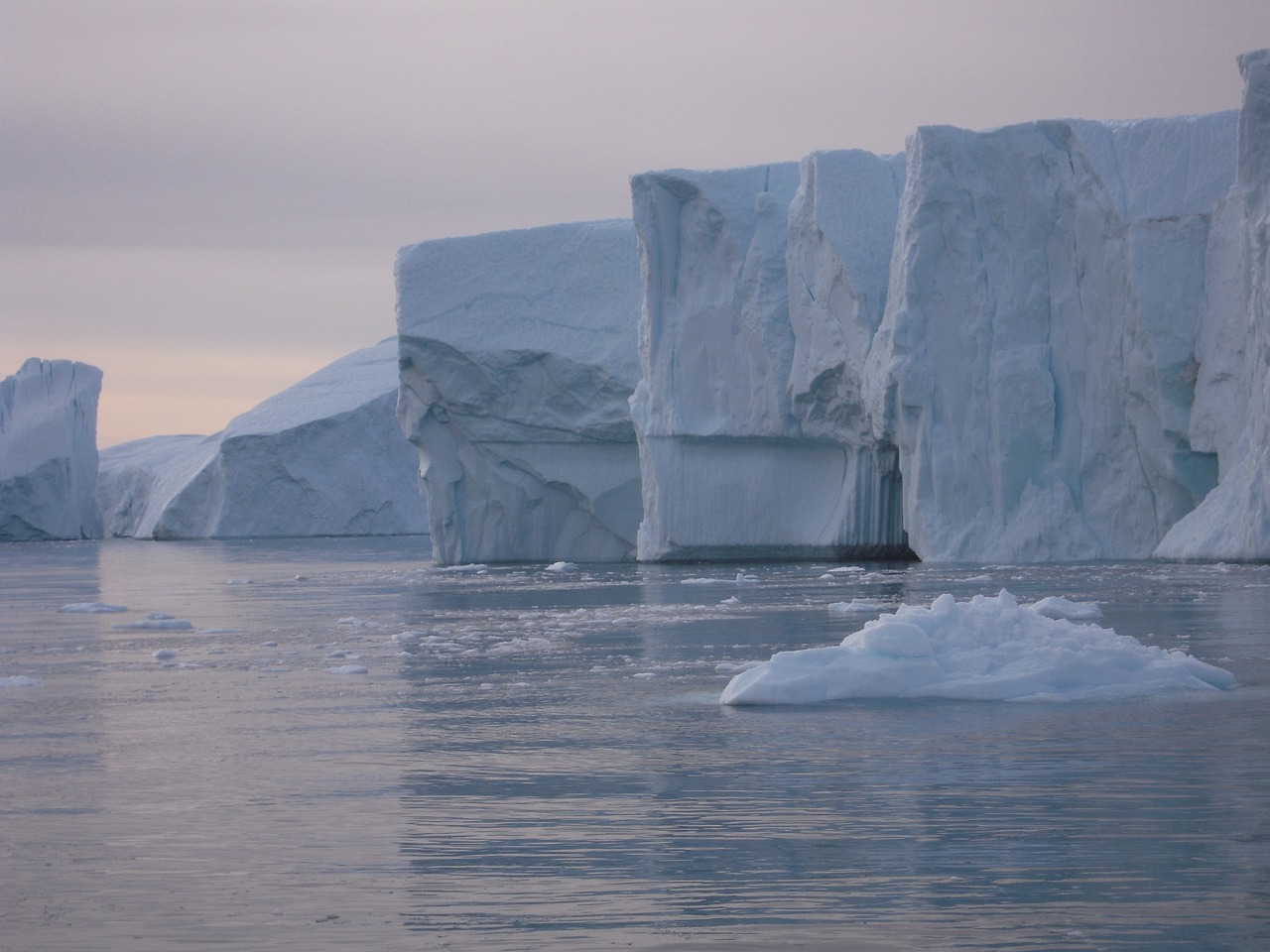 nature scenic iceberg free photo