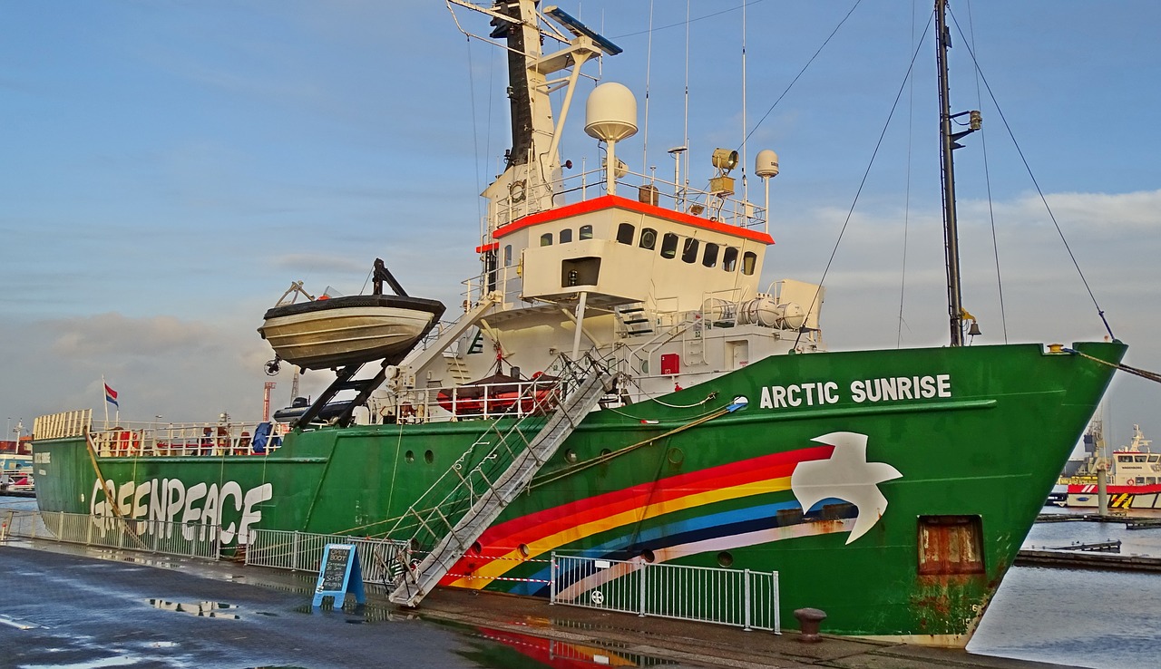 greenpeace boat arctic sunrise free photo