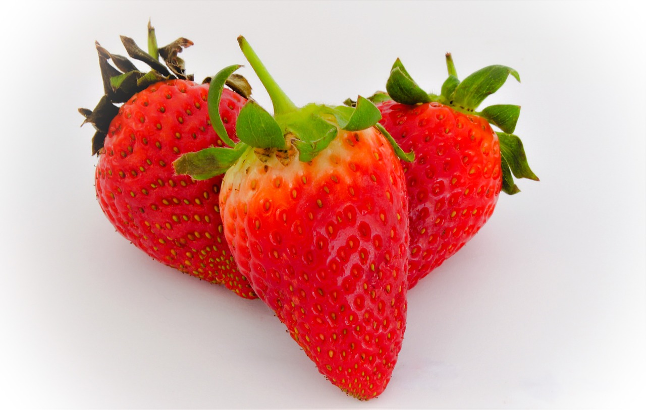 greet strawberry fruit free photo
