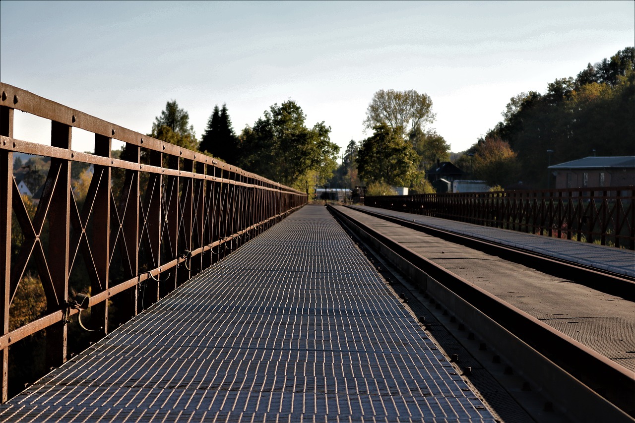 grid  railway bridge  railing free photo