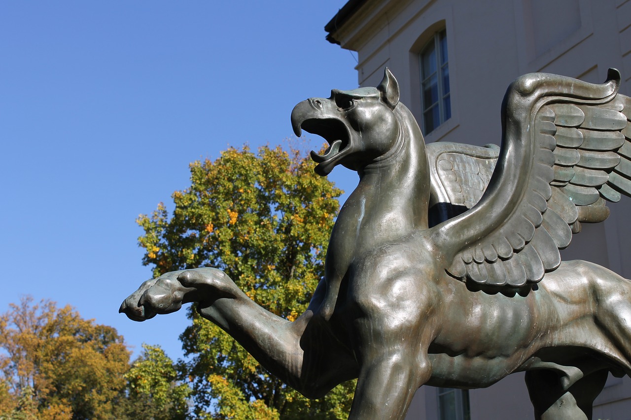 griffin  mythical creatures  sculpture free photo