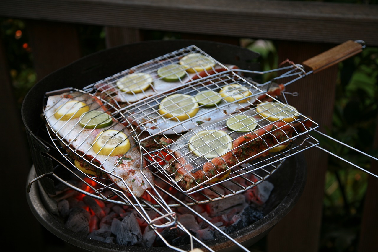grill  barbecue  fish free photo