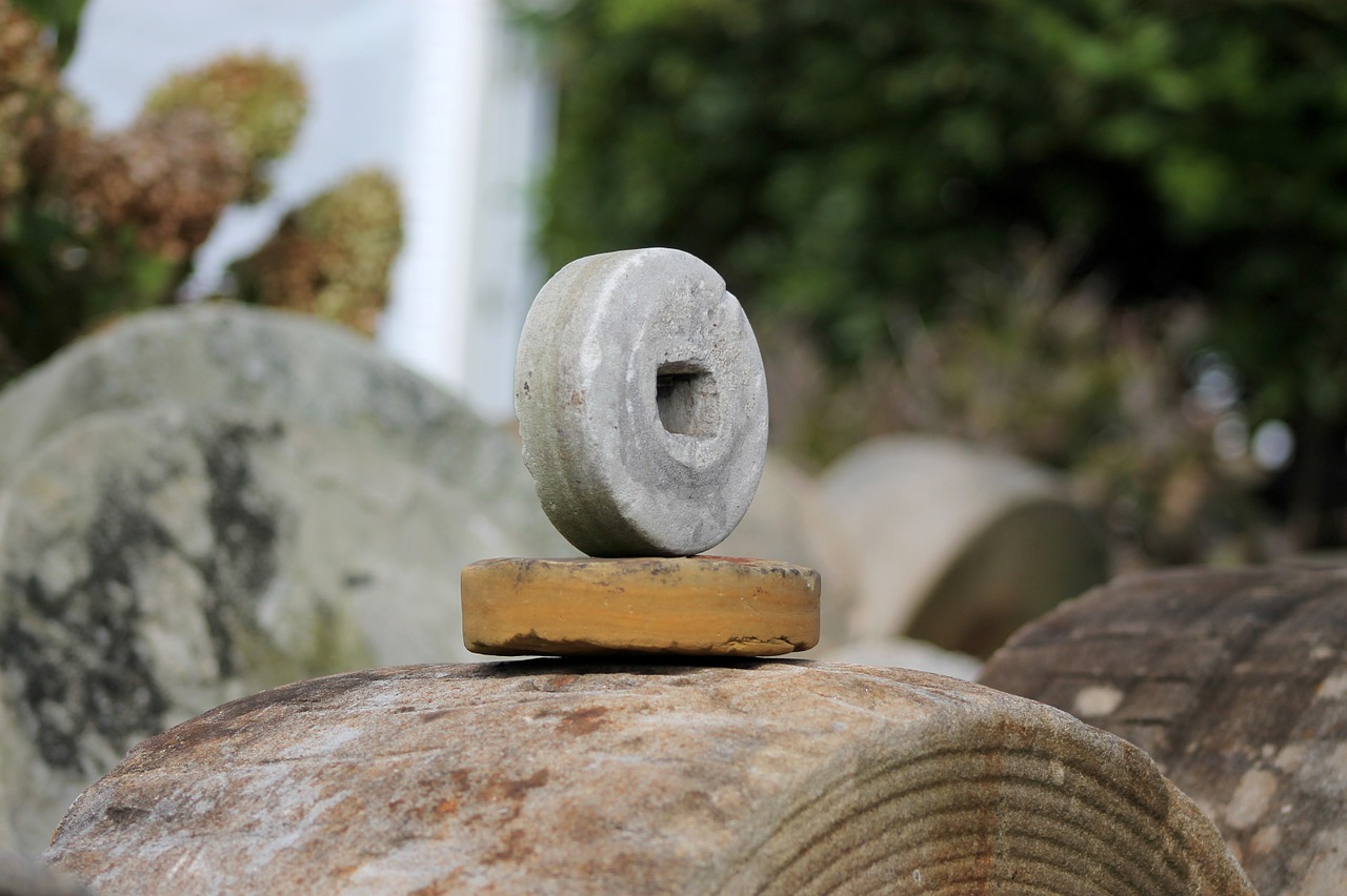 grinding stone rock circular free photo