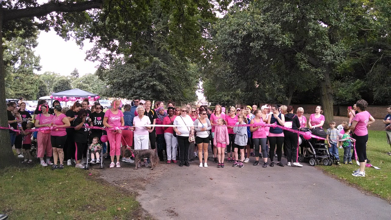 group women running free photo