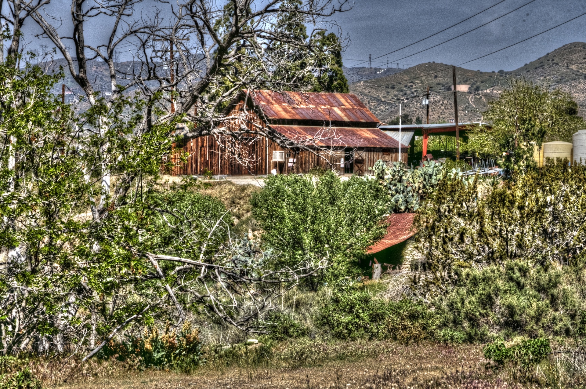 grunge rusty barn free photo