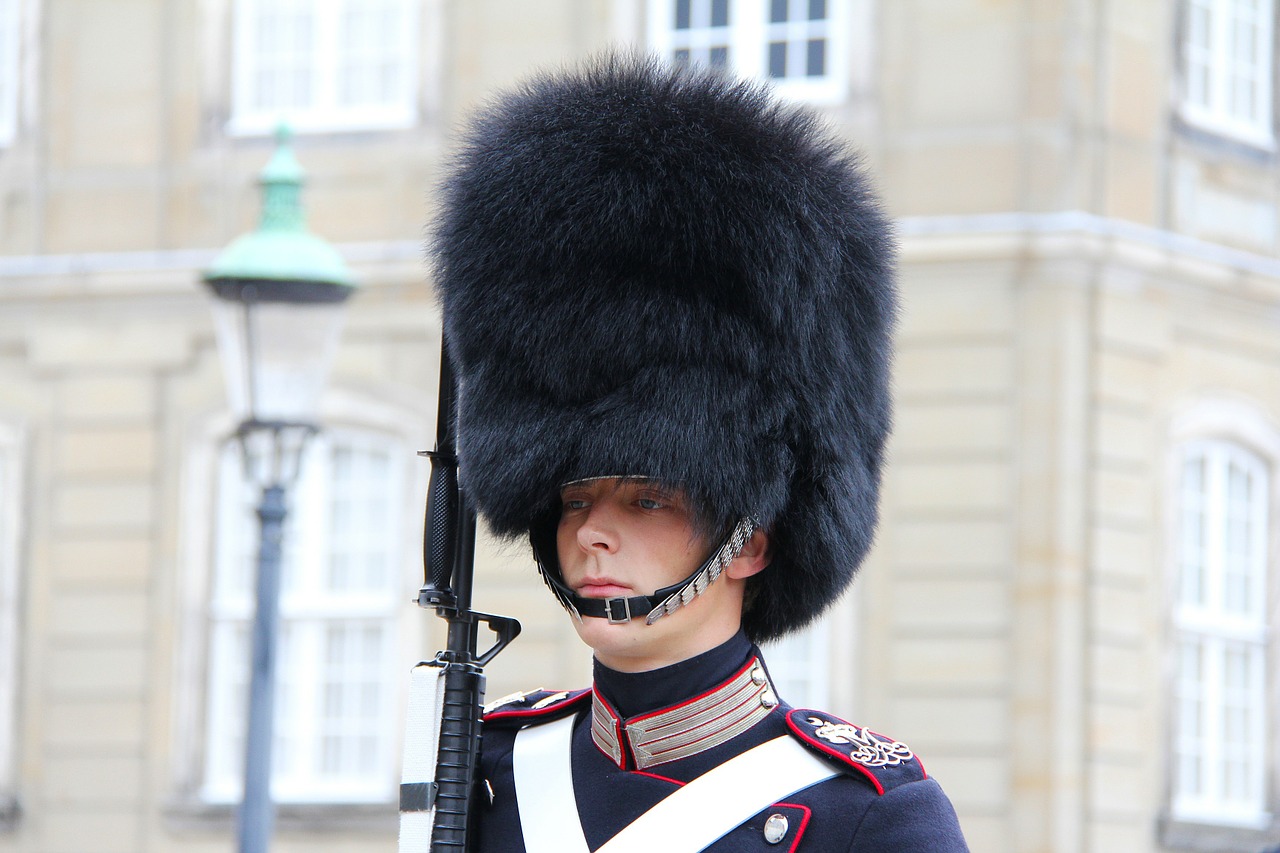guard uniform man free photo