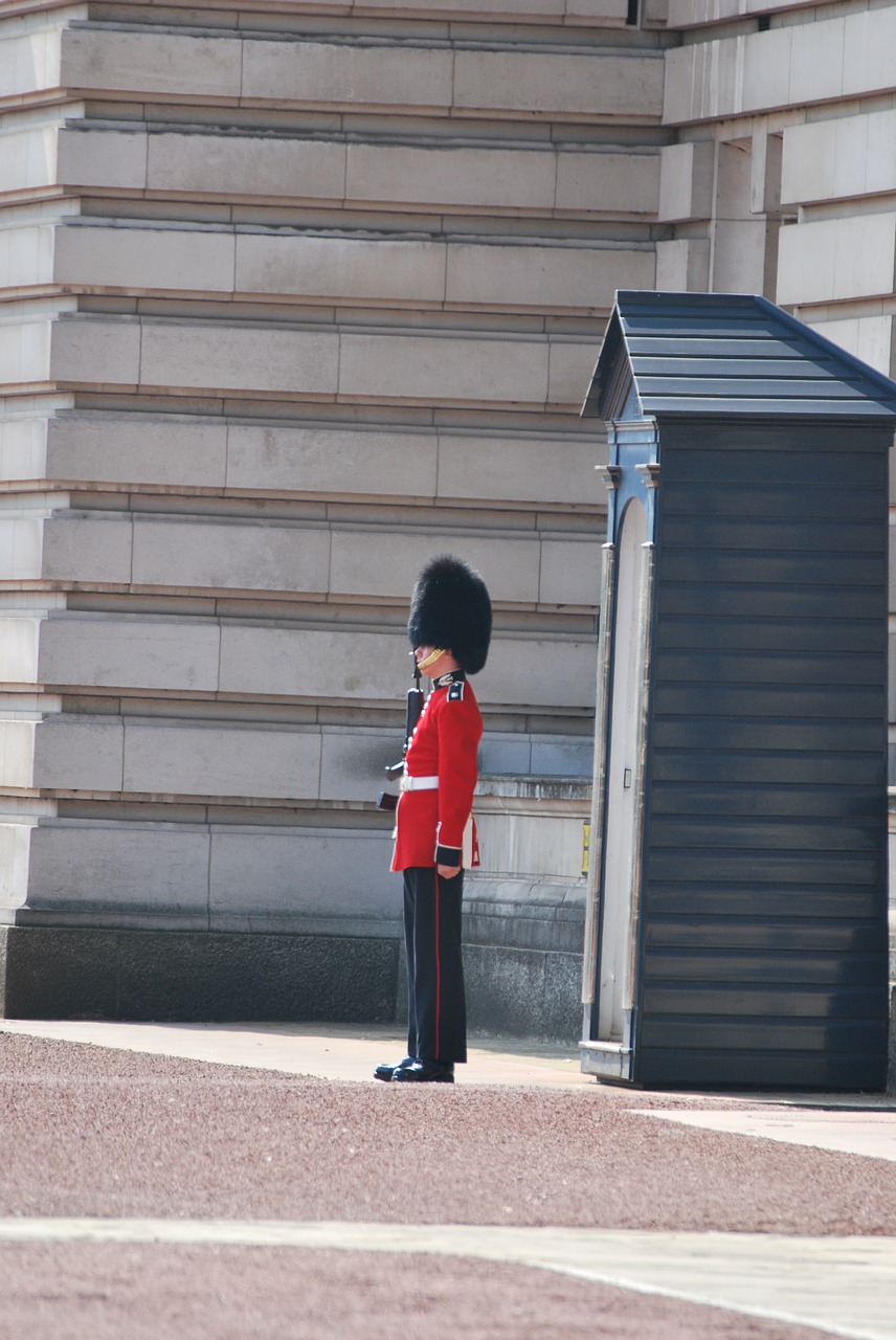 guard royal buckingham free photo
