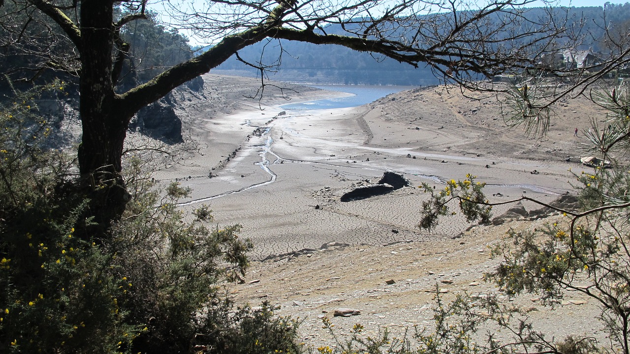 guerledan lake breizh free photo