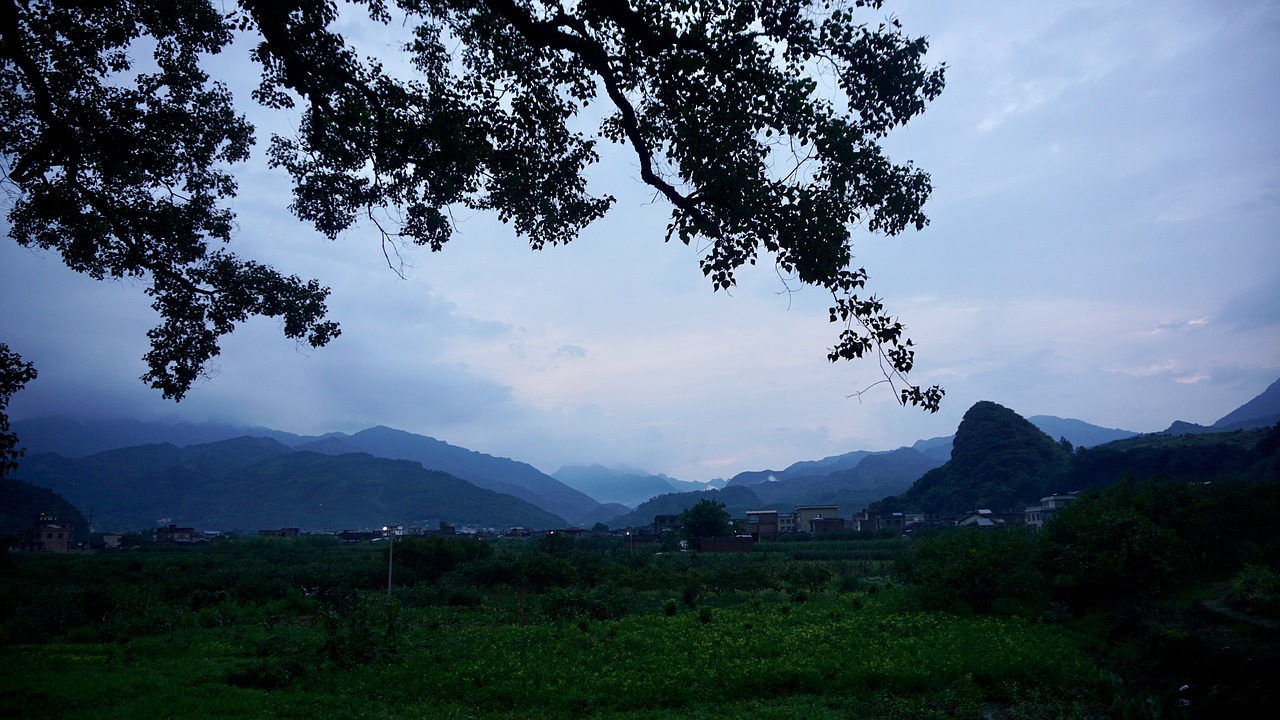 guilin the mountains cloud free photo