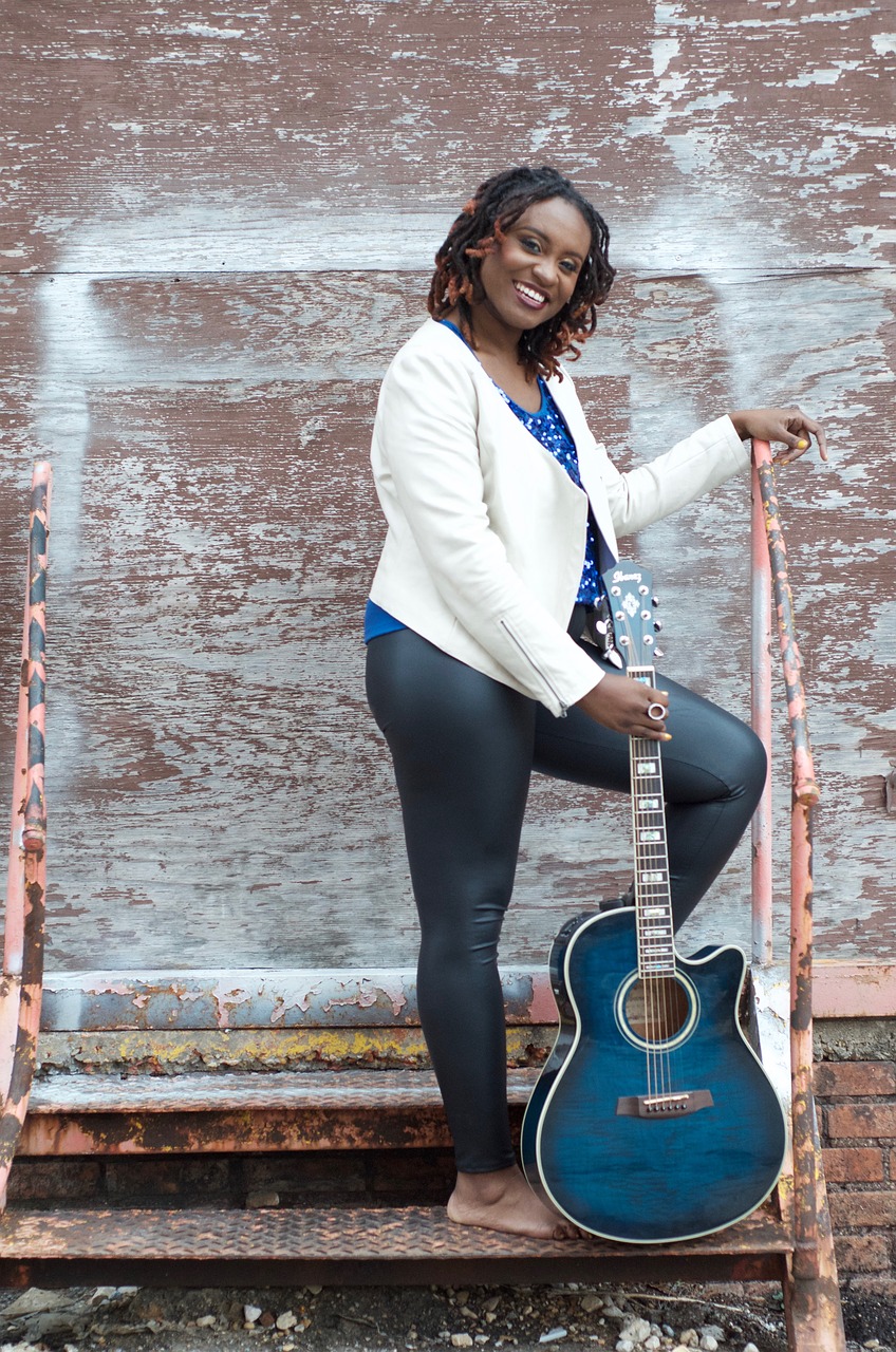 guitar musician black woman free photo