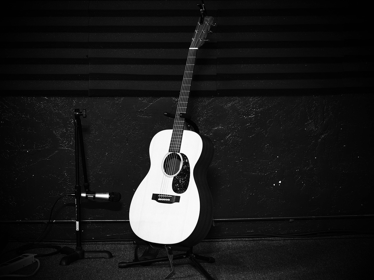 guitar acoustic microphone free photo