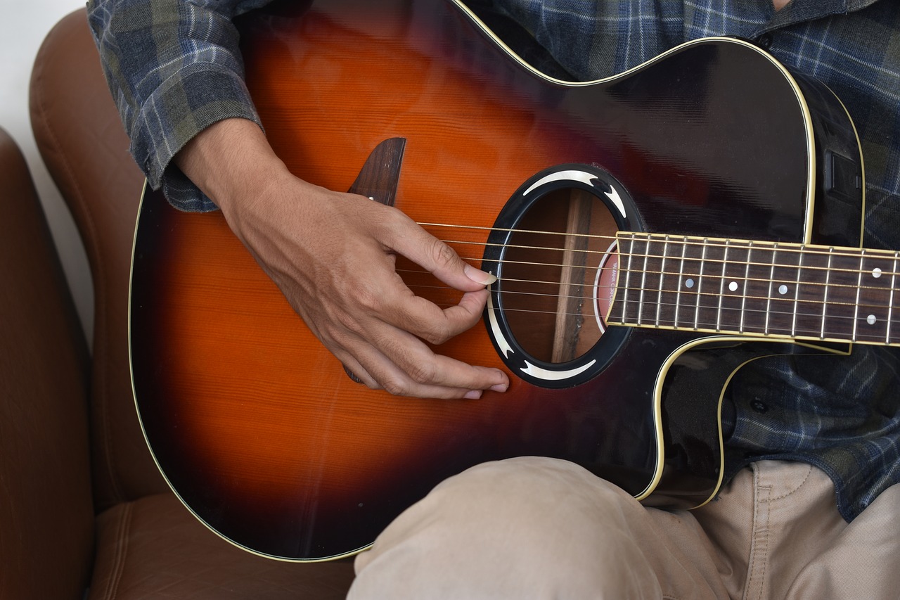 guitarist musician acoustic free photo