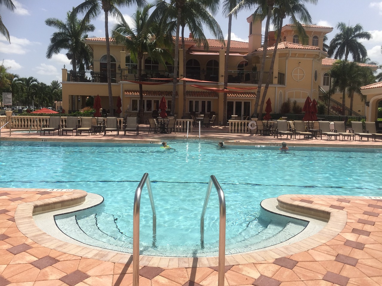 gulf harbour  swimming pool  fort myers free photo