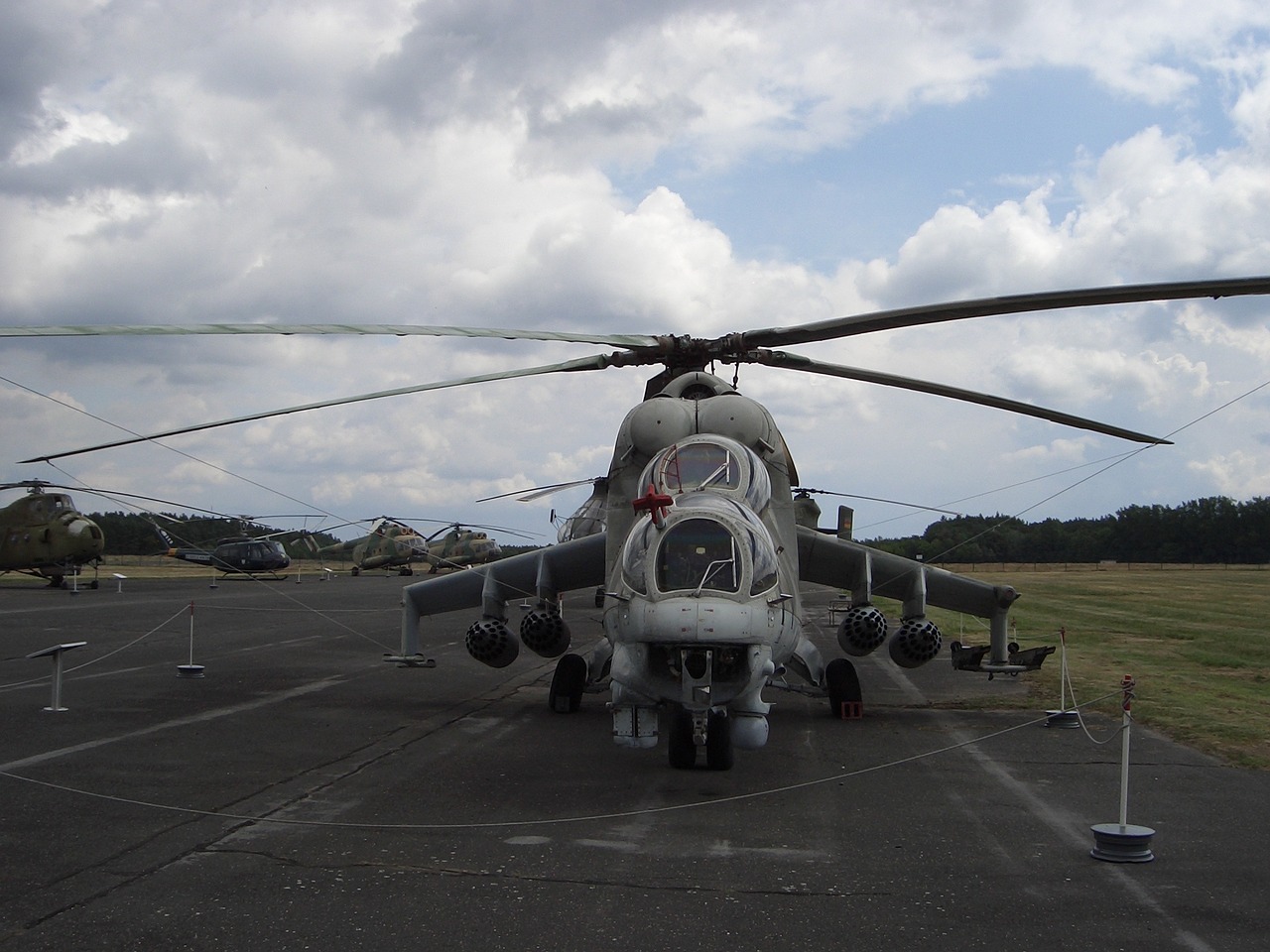 gunship helicopter hind free photo