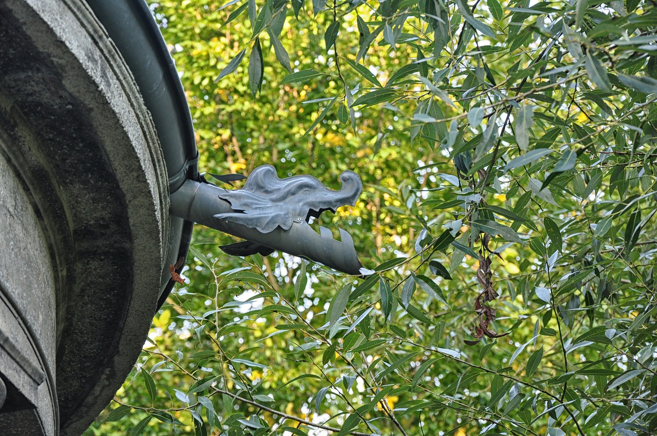 gutter gargoyle decorating free photo