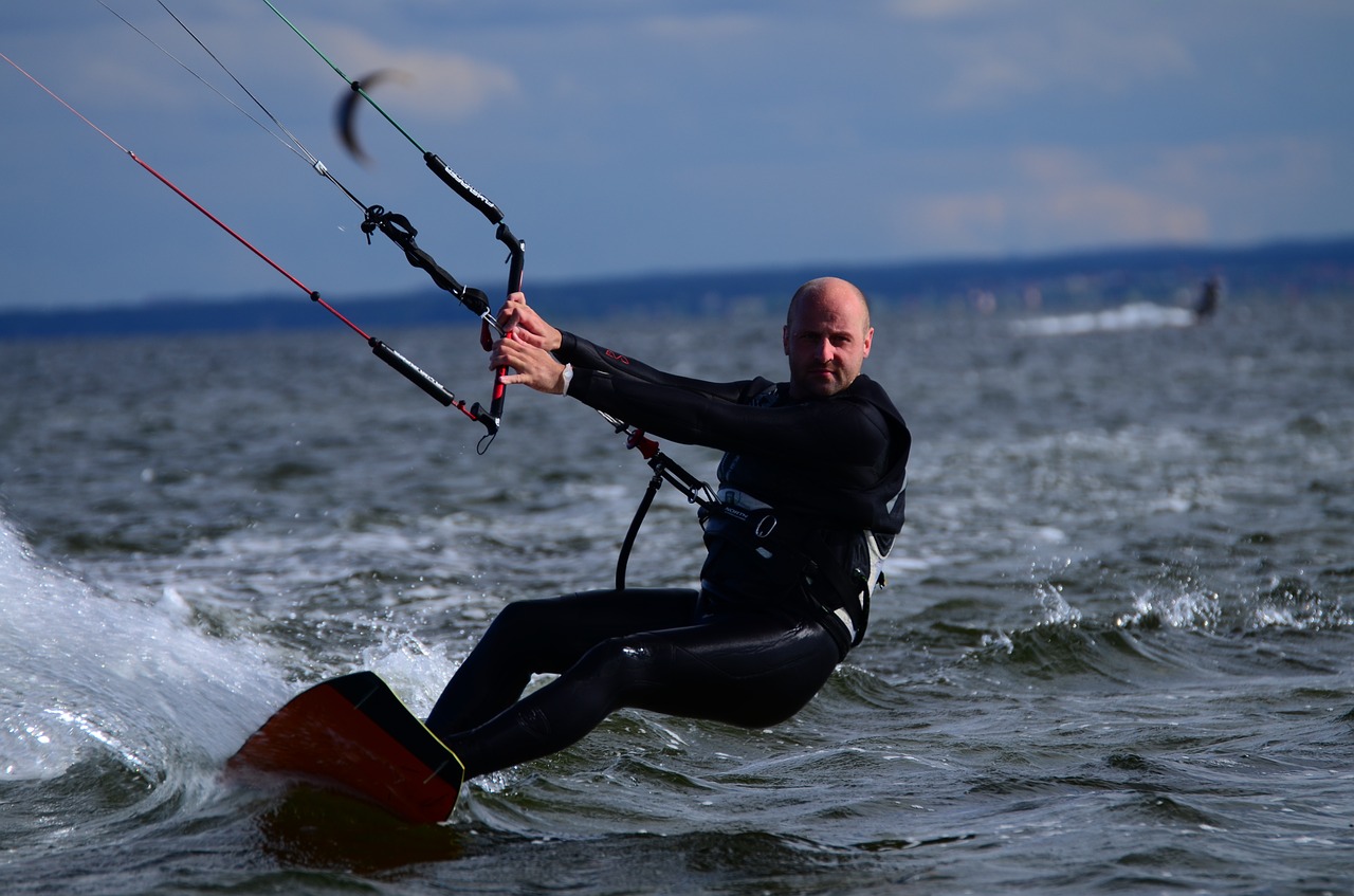 guy sea kite free photo