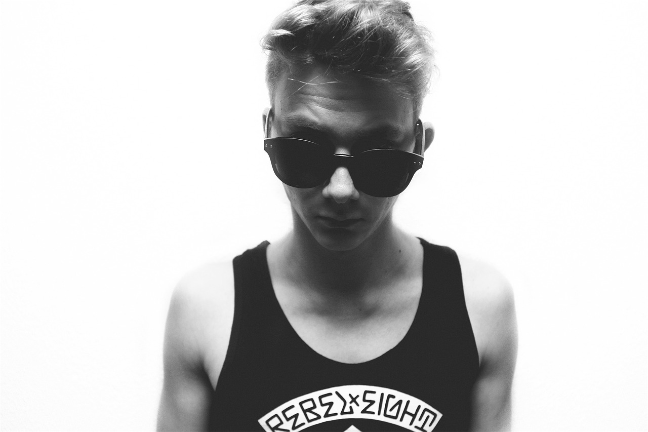 guy sunglasses tank top free photo