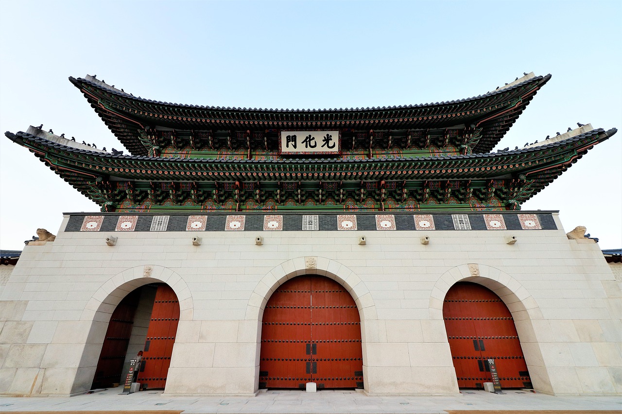 gwanghwamun gyeongbok palace forbidden city free photo